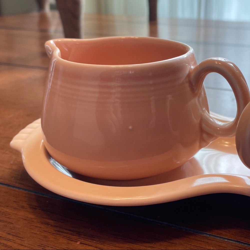 Apricot Fiesta cream and sugar set. W/figure 8 Tray.  As seen in Gilmore Girls - Picture 8 of 9